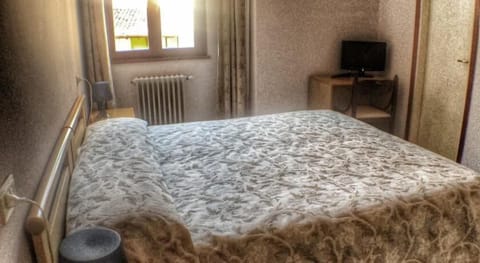 Desk, rollaway beds, free WiFi, bed sheets