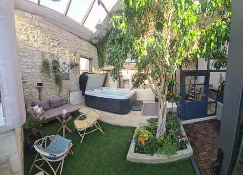 Sauna, hot tub, body treatments, deep-tissue massages, Swedish massages