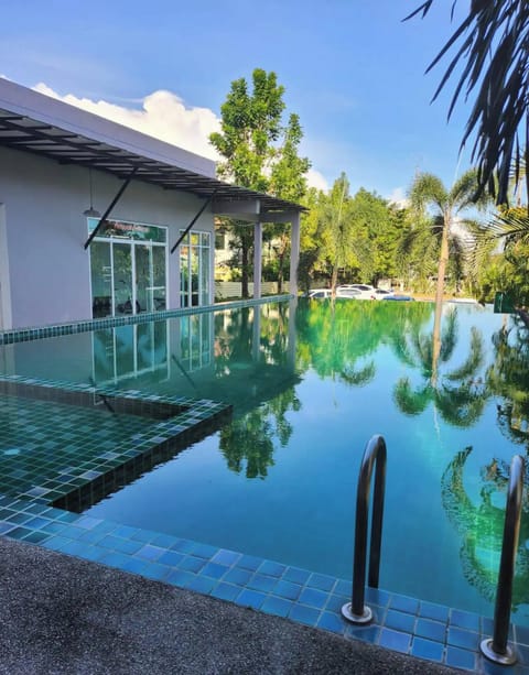 Condo, 1 Bedroom, Accessible, Smoking | Pool | Outdoor pool