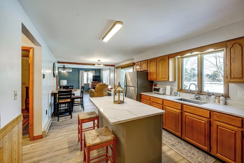 House (2 Bedrooms) | Interior