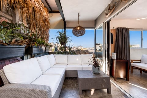 Studio | Living area | 50-inch LED TV with digital channels