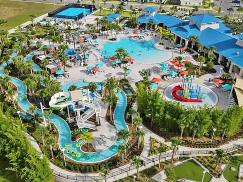 Indoor pool, 2 outdoor pools