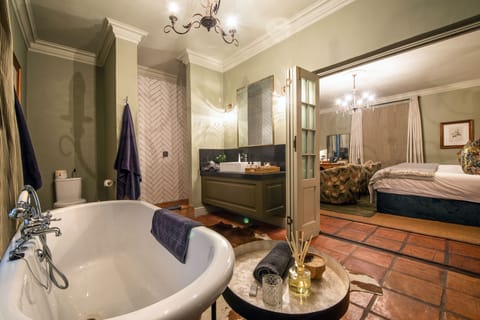 Superior Double Room, 1 King Bed, Ensuite, Garden View | Premium bedding, in-room safe, individually decorated