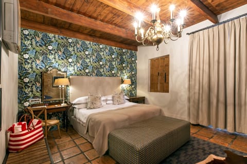 Superior Room (Deluxe) | Premium bedding, in-room safe, individually decorated