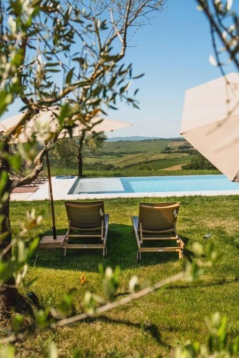 Seasonal outdoor pool, pool umbrellas, sun loungers