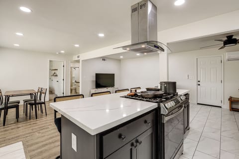 House (3 Bedrooms) | Interior