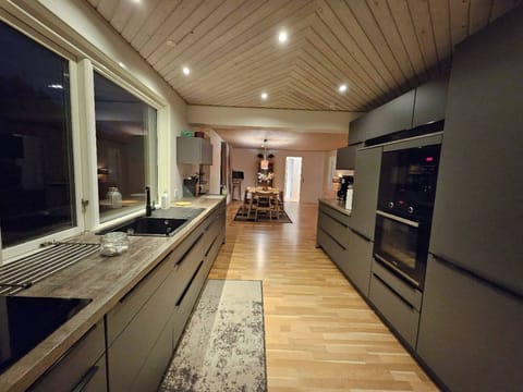 Villa, 3 Bedrooms, Accessible, Terrace | Interior