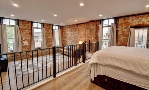 Classic Apartment, Kitchen, City View | Free WiFi