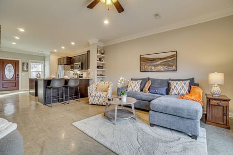 Apartment (2 Bedrooms) | Front of property