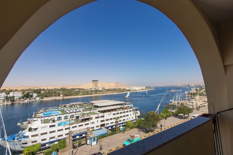 Deluxe Apartment, 2 Bedrooms, River View | Terrace/patio