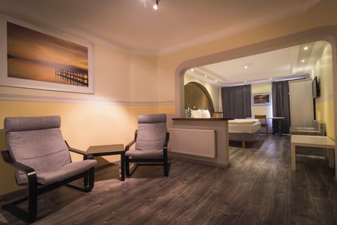 Superior Double Room | Laptop workspace, free WiFi