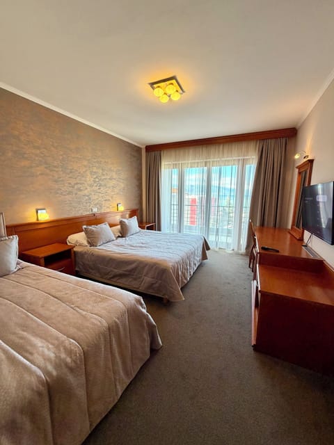 Deluxe Double Room, Balcony, Lake View | Iron/ironing board, free WiFi