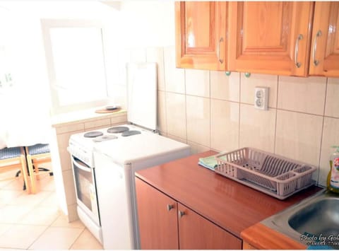 Apartment (One bedroom apartment with Garden vie) | Private kitchen | Fridge