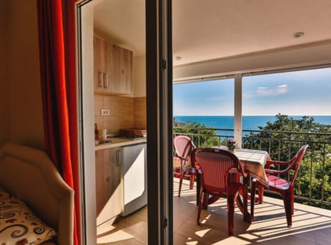 Studio (Studio Apartment with Sea View and Te) | Balcony