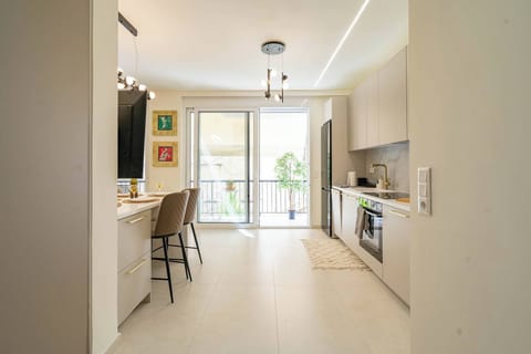 Apartment, 1 Bedroom, Smoking, Balcony | Private kitchen