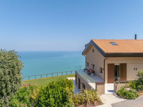 House, Smoking | 4 bedrooms
