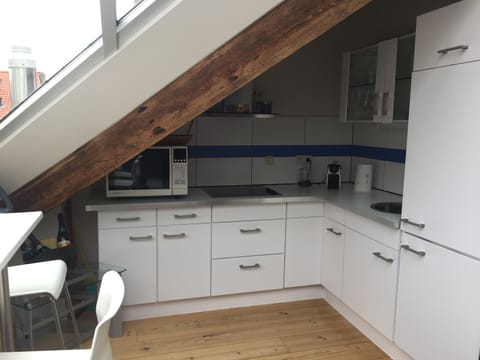 Comfort Studio, Multiple Beds, Kitchen | Shared kitchen | Shared fridge