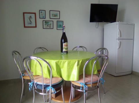 Apartment (One Bedroom Apartment Upper) | Living room | 32-inch flat-screen TV with satellite channels