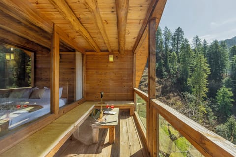 Classic Villa, Balcony, Mountain View | Property grounds