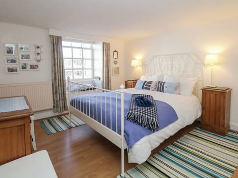 2 bedrooms, individually decorated, individually furnished, free WiFi