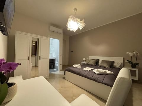 SMART | In-room safe, blackout drapes, free WiFi