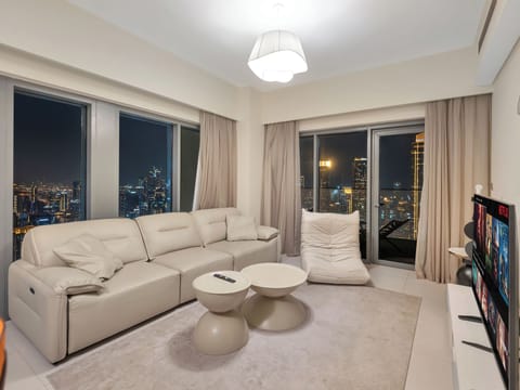 Luxury Apartment, 4 Bedrooms, Balcony, City View