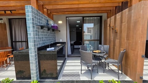Classic Apartment | Outdoor dining