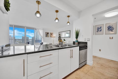 Comfort Apartment, City View | Interior