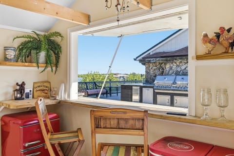 House, Multiple Beds (Hooked on the River) | Interior