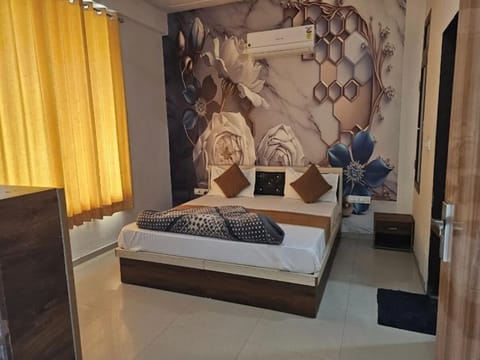 Deluxe Room | Desk, laptop workspace, WiFi (free)