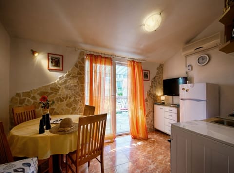 Apartment (A3 OneBedroom with Terrace and Seavie) | Private kitchen | Fridge