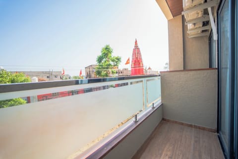 Superior Triple Room | Balcony