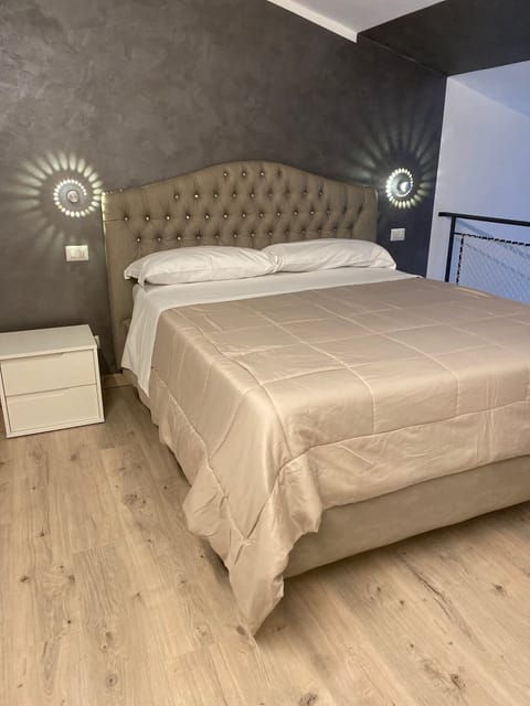 Blackout drapes, travel crib, individually furnished, bed sheets