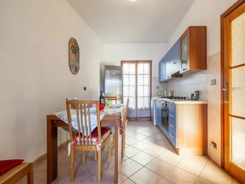 Apartment, 3 Bedrooms, Patio, Garden View | Dining room