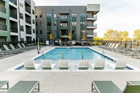 Seasonal outdoor pool, sun loungers