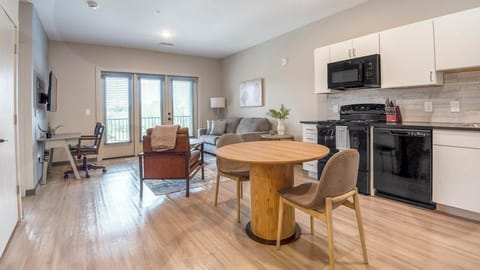 Apartment (1 Bedroom) | Private kitchen | Fridge, microwave, oven, stovetop