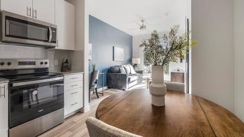 Apartment (1 Bedroom) | Private kitchen | Fridge, coffee/tea maker