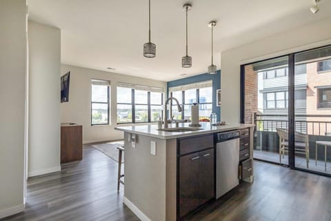 Apartment (2 Bedrooms) | Private kitchen | Fridge, coffee/tea maker