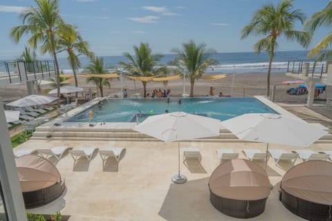 14 outdoor pools