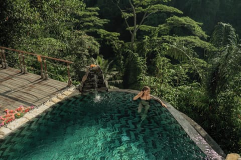 Infinity pool