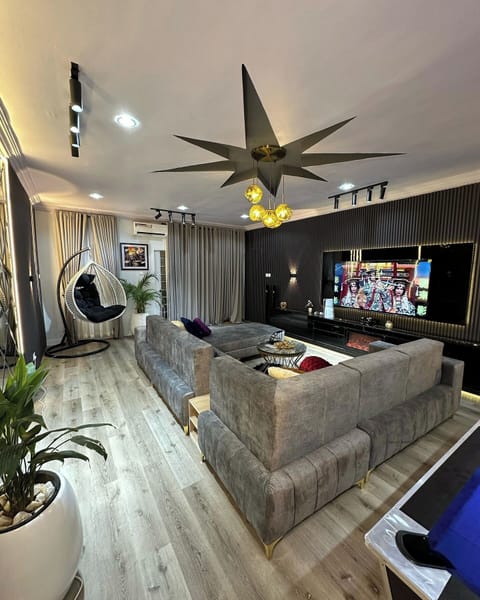 Economy Room, Balcony, City View | Living area