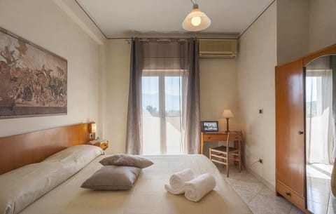 Standard Room, Balcony, Pool View | Desk, free WiFi, bed sheets