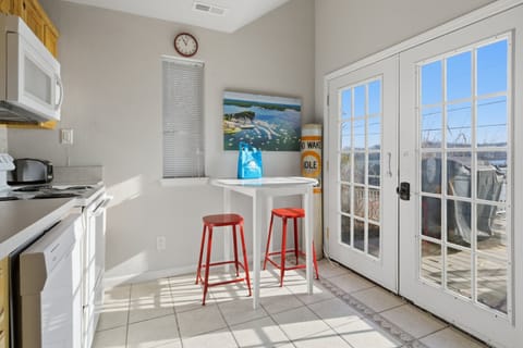 House, Multiple Beds, Patio (Shorty's Bungalow) | Private kitchen