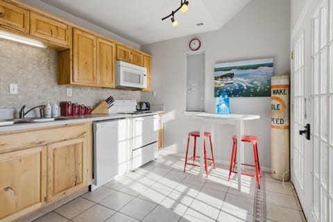 House, Multiple Beds, Patio (Shorty's Bungalow) | Private kitchen