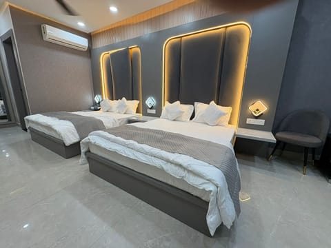Family Room | WiFi (free)