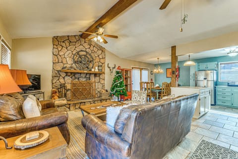 House (4 Bedrooms) | Interior