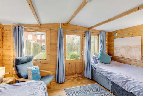 2 bedrooms, individually decorated, individually furnished, free WiFi