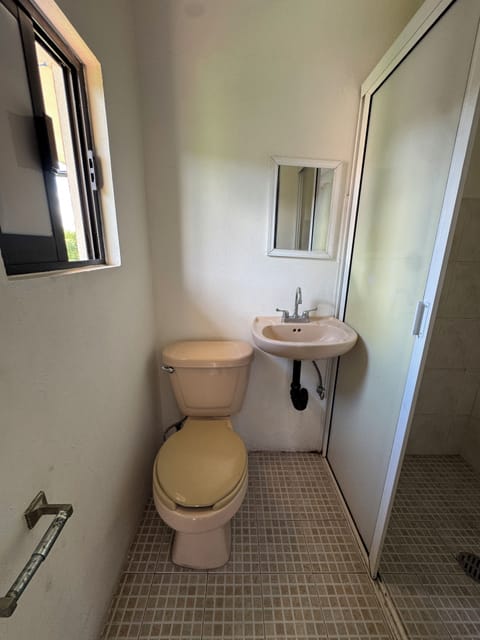 Standard Room | Bathroom | Shower, free toiletries, towels, soap