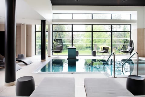 Sauna, hot tub, steam room, body treatments, prenatal massages