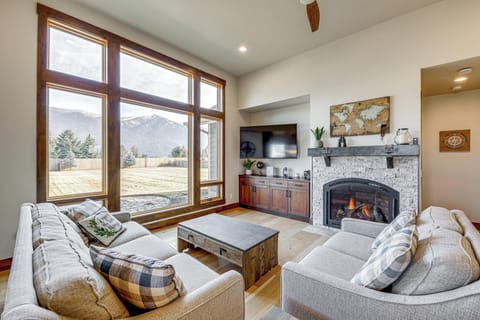 House (3 Bedrooms) | Front of property